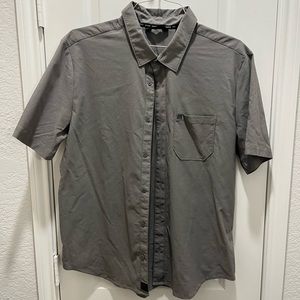 Men’s short sleeve button down. KUIU